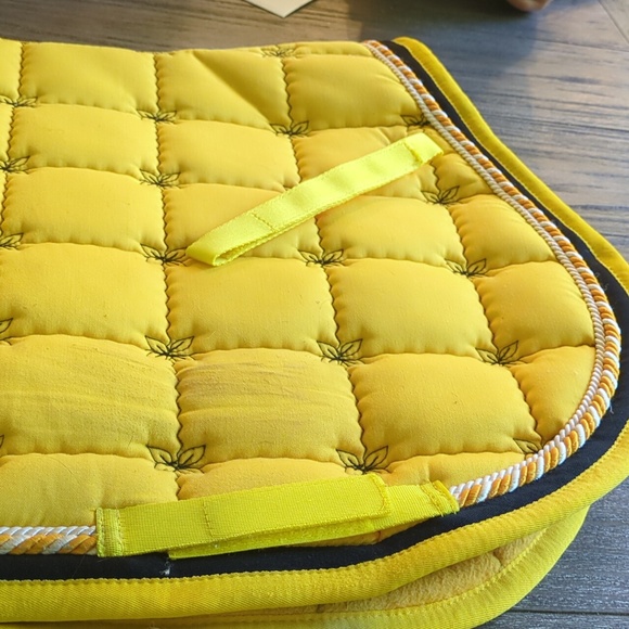 Professional Equine Saddle Pad - Picture 3 of 7